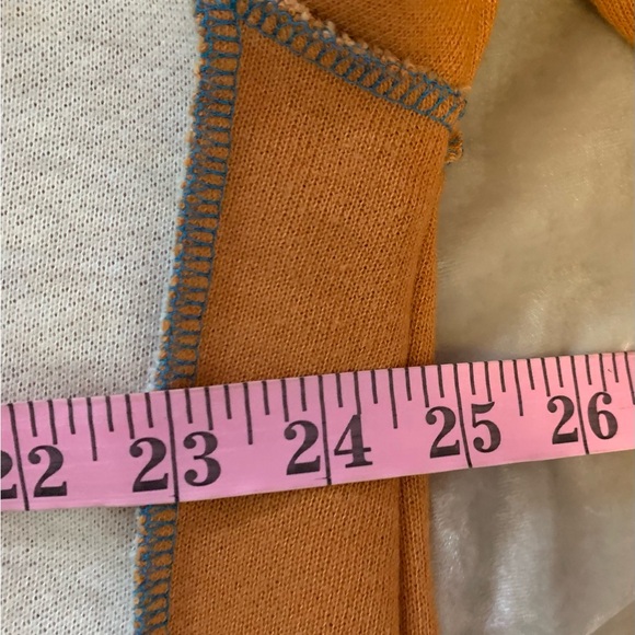 Lovely Melody size medium retro-looking popover v-neck collared lightweight EUC - Picture 5 of 7